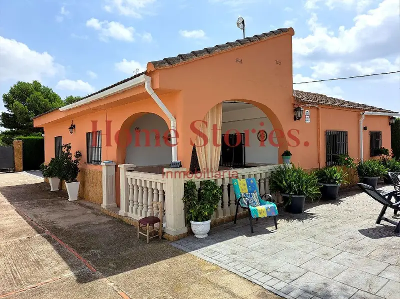 Venta Chalet con Piscina en Godelleta - Ref 00256