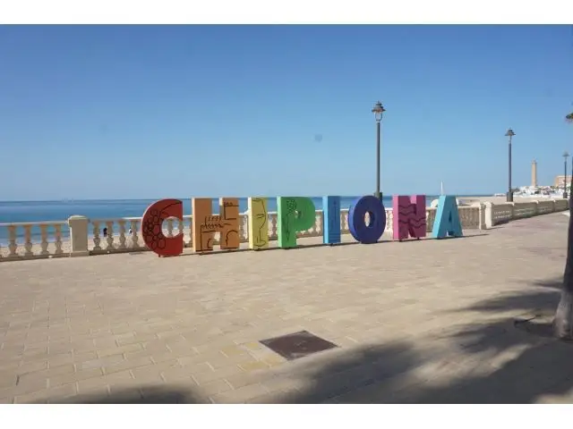 Local Comercial con Terraza en Chipiona Ideal para Vivienda