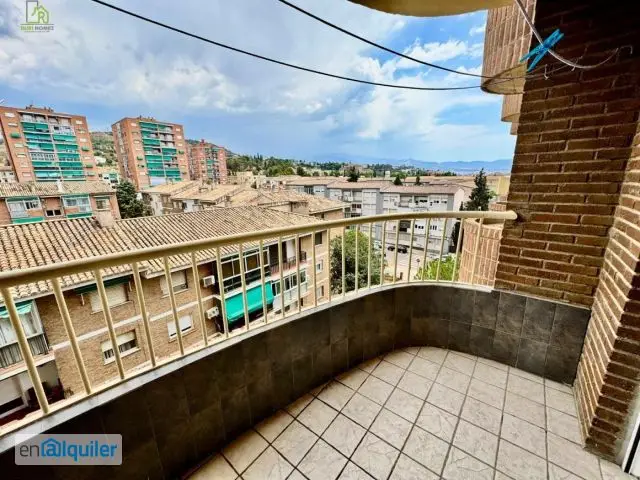 Alquiler piso estudiantes terraza ascensor Granada