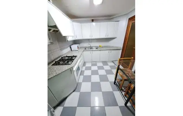 Habitaci	ón 105m	² Albacete Estancia Media Larga Dep	ósito 350