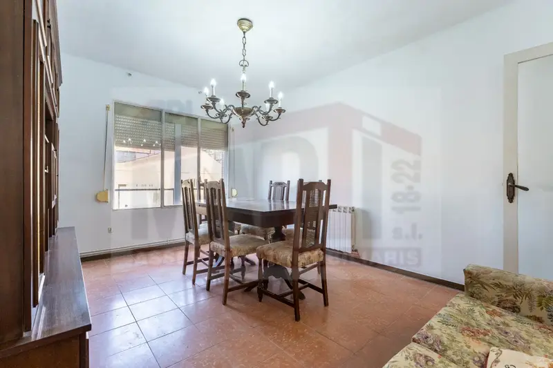 Venta Piso con calefacción en Avda Carrilet Reus 4 habitaciones
