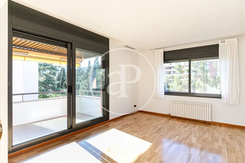 Piso en Alquiler Les Tres Torres 230m2 3 Dormitorios