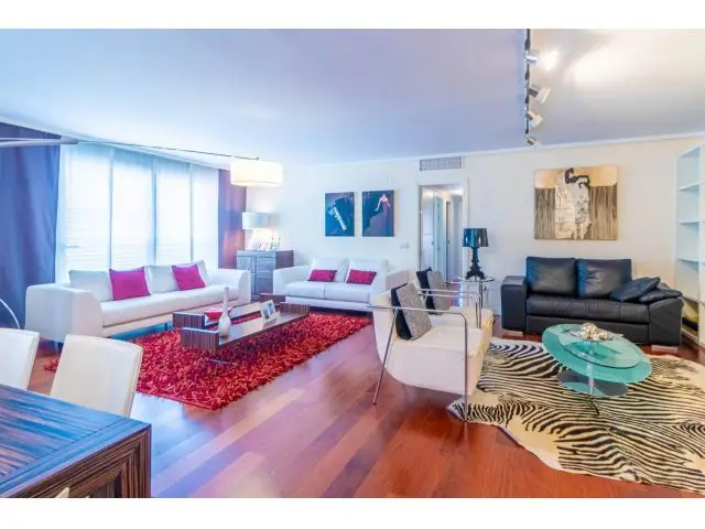 Vivienda de Lujo 200m2  3 Dormitorios 2 Garajes
