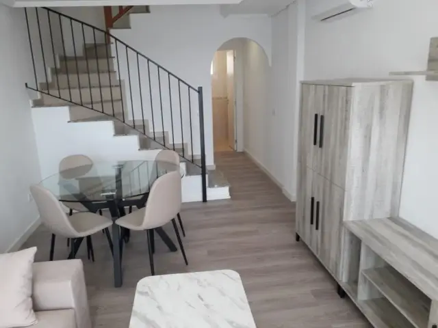 Casa Villa 1 Dormitorio Alquiler Murcia Espa	
	
	
	
a