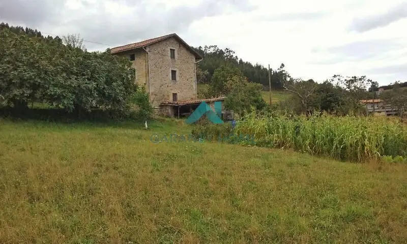 Casa Rural con Jardin en Barcena de Cicero