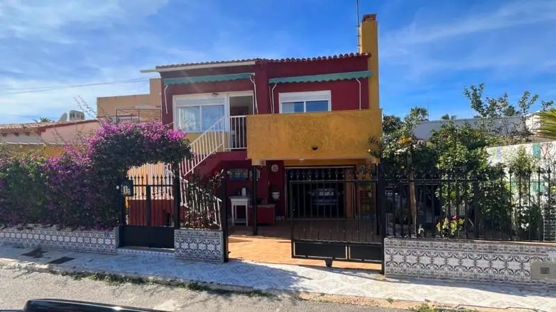 Villa en Punta Prima 4 Dormitorios 2 Baños Piscina Privada