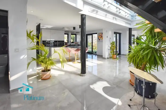 Villa de Lujo en Venta Pilar de Jaravia 3 Dormitorios Piscina Privada