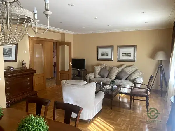 Casa familiar en Alfaro con jardín y garaje