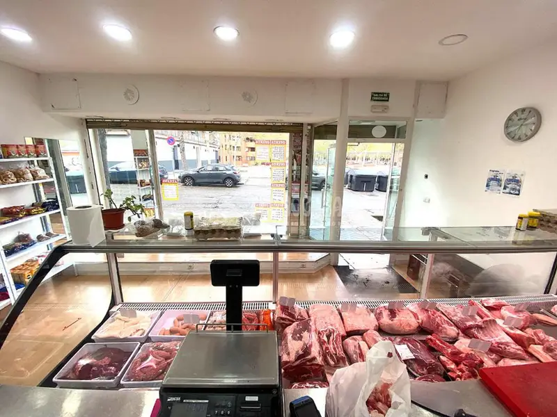 Traspaso Carnicería Puente de Vallecas - Local Equipado 51m2