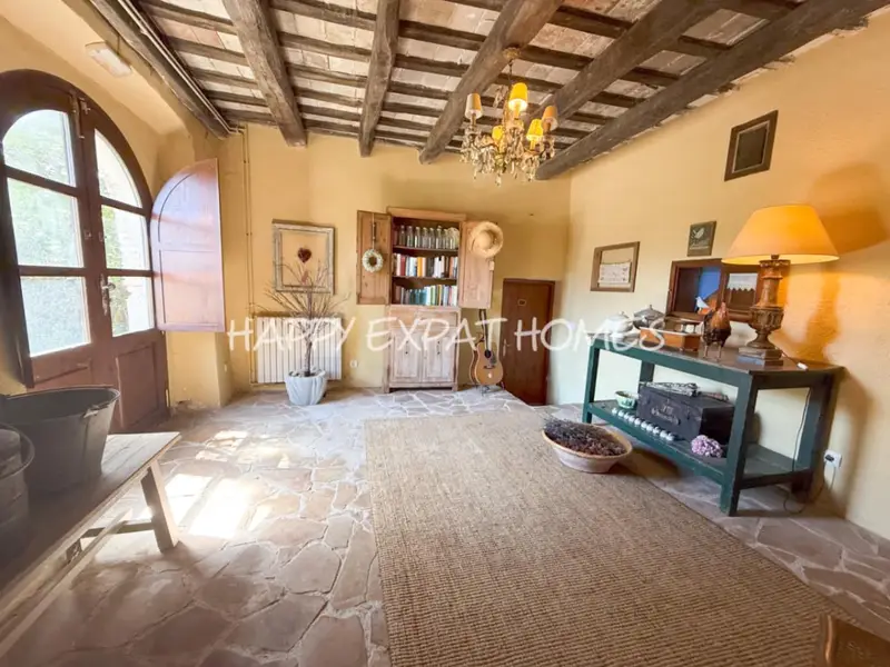Masia siglo XVII restaurada en venta Olivella