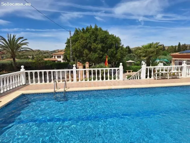 Chalet con Piscina en Altabix Elche Ideal para Vivir Todo el Año