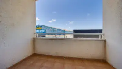 Apartamento en Venta Calle Cáritas 2 Dormitorios Piscina y Garaje