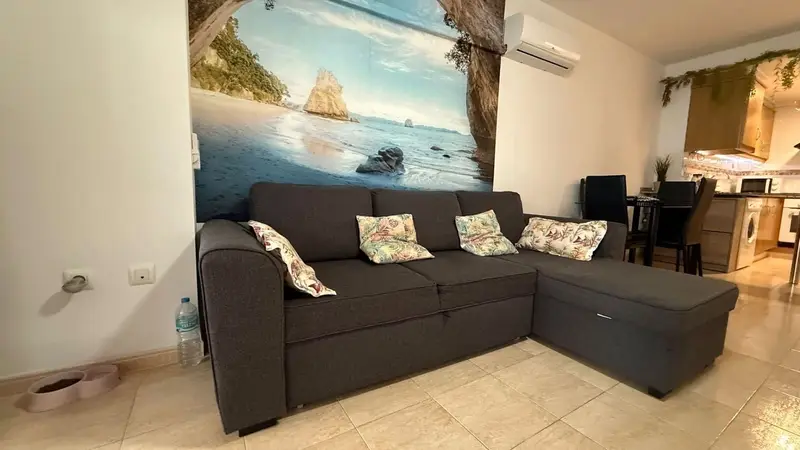 Apartamento en Chilches con 2 Terrazas y Garaje Cerca de la Playa