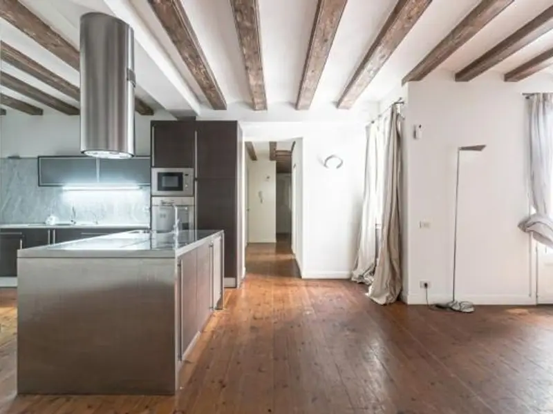 Piso en venta en el Gotico Barcelona 3 habitaciones reformado
