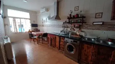 Casa en Venta Minaya: Amplia y Confortable