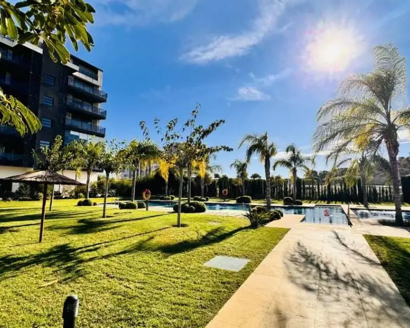 Apartamento en Villajoyosa 2 dormitorios 2 baños Piscina y Parking