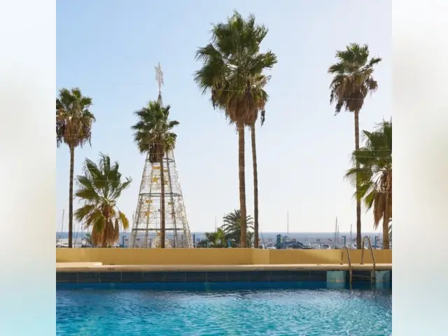 Apartamento en Marbella con 2 Dormitorios y Vistas al Mar