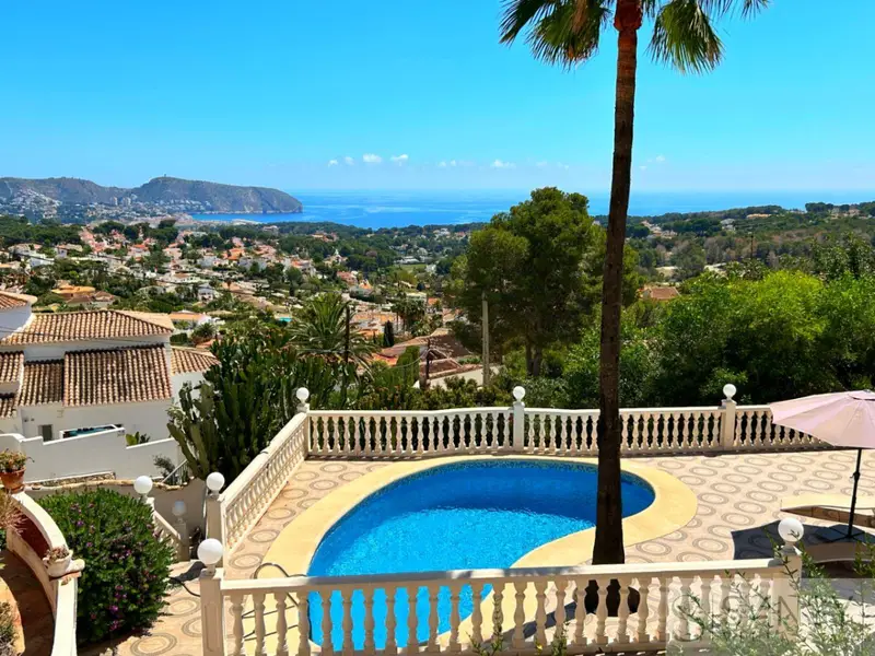 Villa con Piscina y Terraza en Adsubia Vistas al Mar
