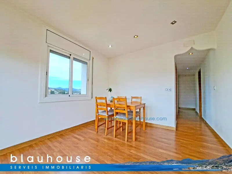 Apartamento en Llançà con Vistas a la Montaña