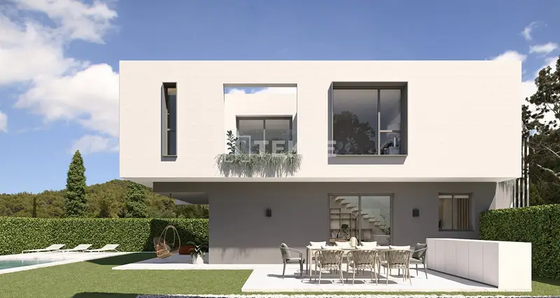 Chalets Modernos en El Campello Alicante: Villas con Piscina Privada