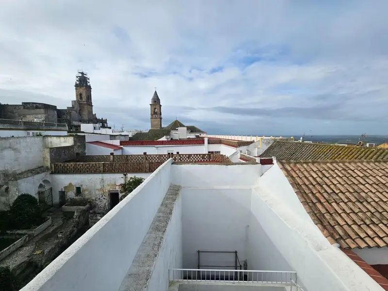 Casa en Venta Medina Sidonia: Encanto Historico con Garaje y Terrazas