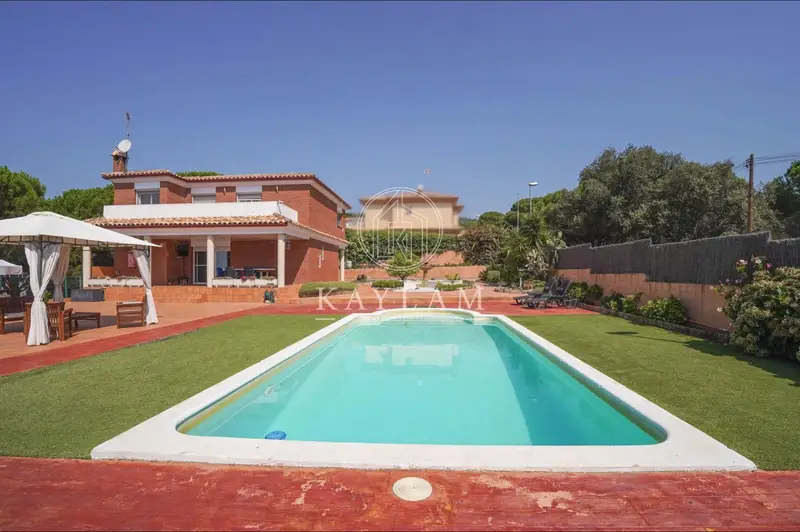 Chalet en venta en Lloret de Mar con vistas al mar