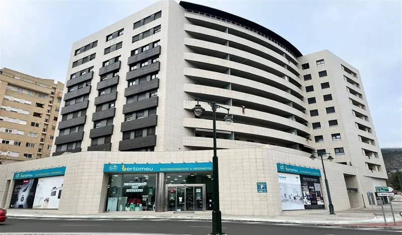 Local Comercial en Alquiler Alcoy con Almacén y Garaje