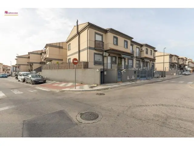 Casa en Venta en Maracena Gran Capacidad Ideal Familias
