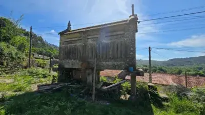 Casa de Piedra en Cerdedo Cotobade con Terreno