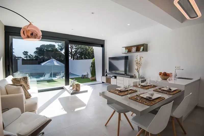 Villa Moderna con Piscina Privada en Santiago de la Ribera