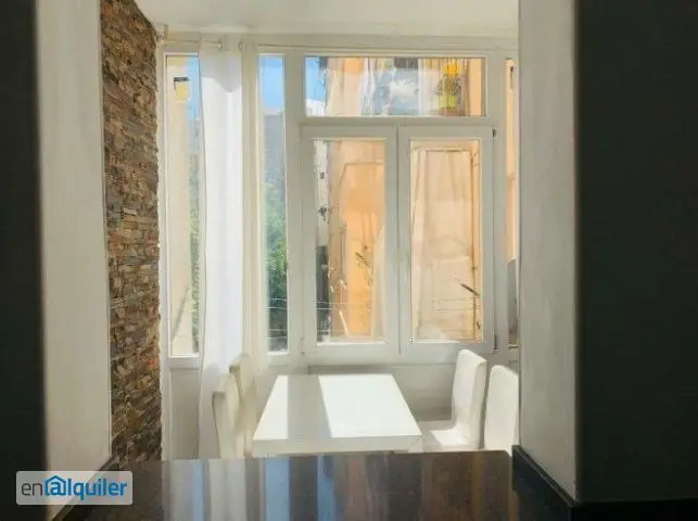 Alquiler piso 4 habitaciones 2 baños Gotico Barcelona