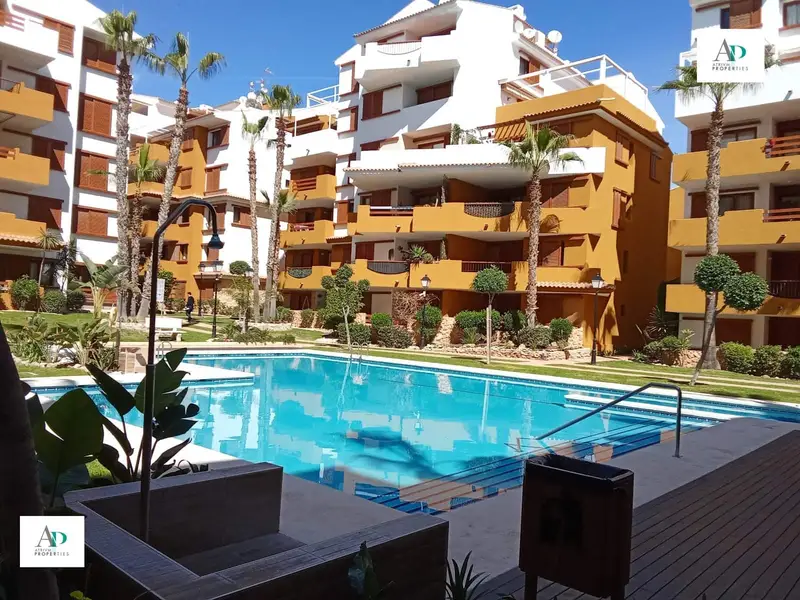 Piso en alquiler en Punta Prima, Torrevieja, Alicante