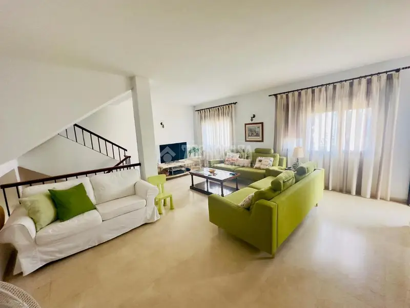 Casa en Venta San Luis Sabinillas 3 Dormitorios Jardin Privado