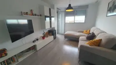 Piso en Alquiler en Aldaia con Piscina y Plaza de Aparcamiento