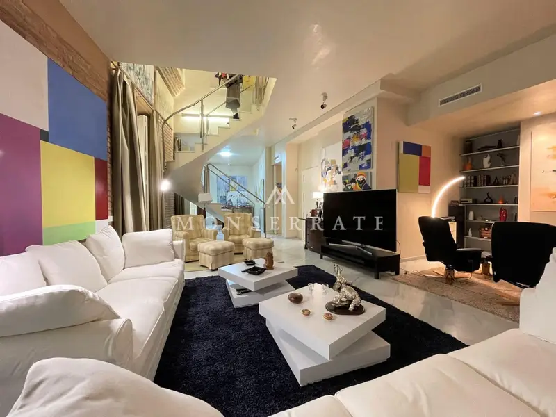 Apartamento de Lujo en El Carme Valencia con Terraza y Plaza de Aparcamiento Doble