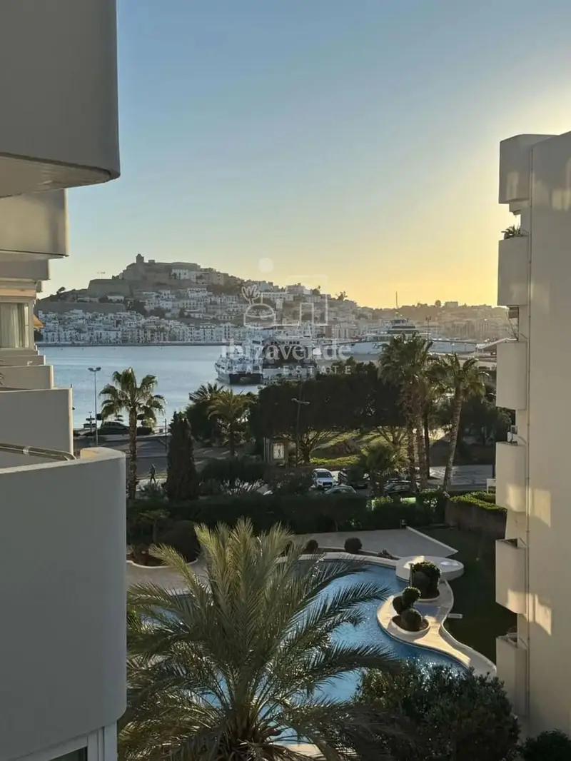 Apartamento en venta en Ibiza ciudad con vistas al mar