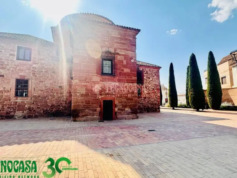 Chalet en Alcázar de San Juan para reformar o construir