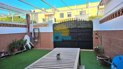 Casa adosada en venta en Calle de los Albatros