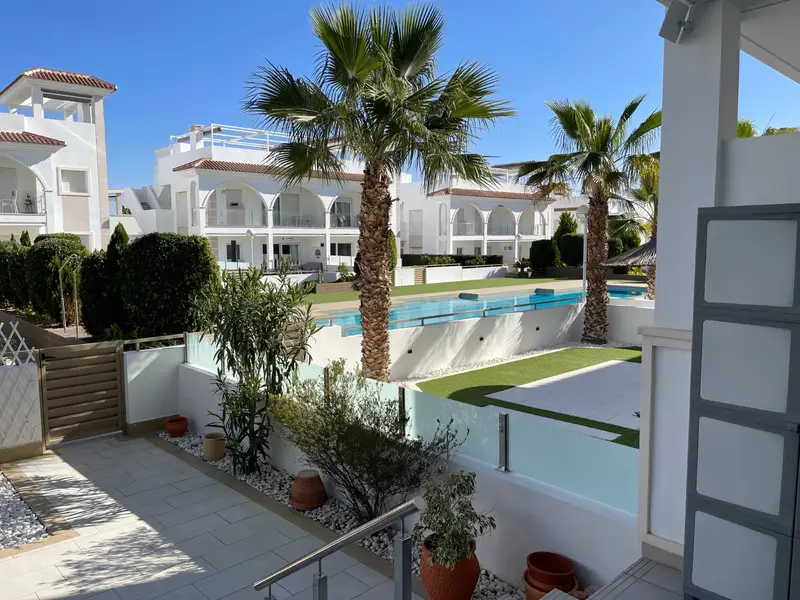 Piso de 2 Dormitorios en venta Rojales, España