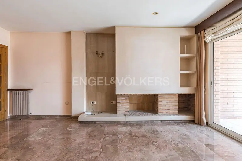 Ático Dúplex 192m² Terrassa 5 Dormitorios 2 Baños Solárium Plaza Parking