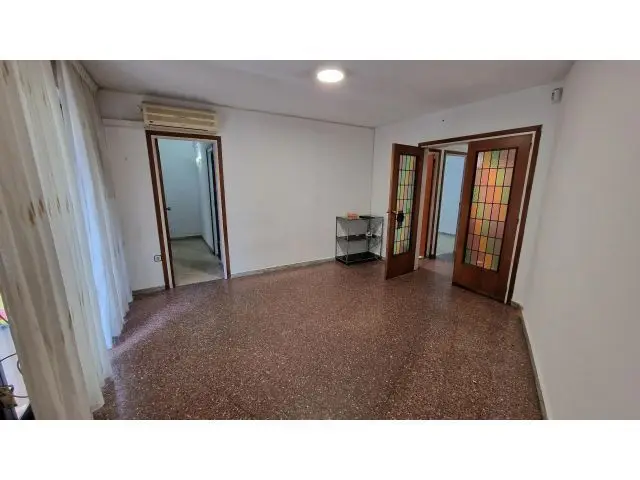 Piso en Venta Hospitalet Llobregat 4 Dormitorios Cerca Metro L1