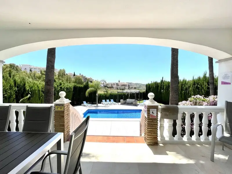 Chalet de Lujo en Mijas Golf 4 Dorm 3 Baños Piscina Jardín