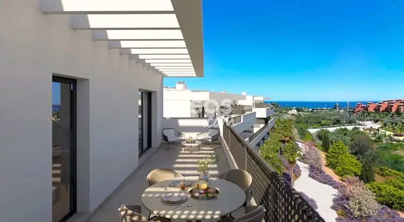Apartamento en Estepona con Terraza y Vistas al Mar