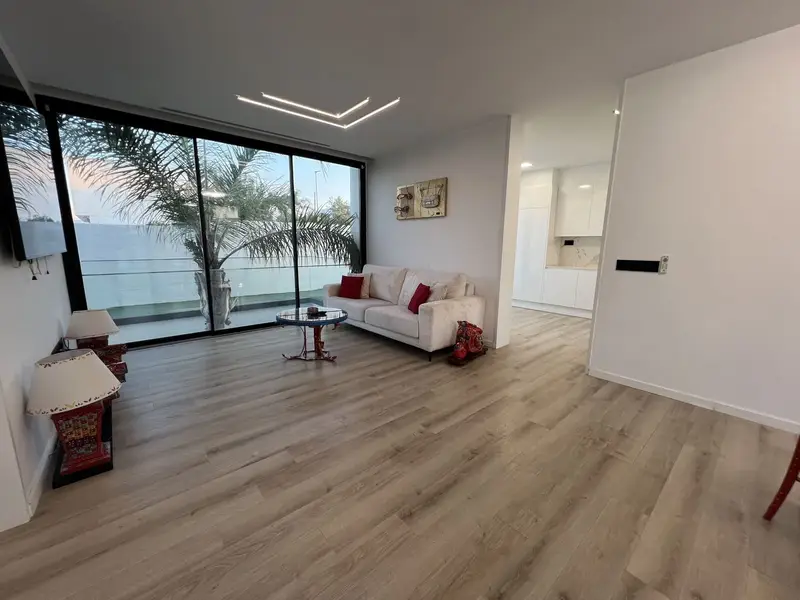 Chalet Moderno en Bétera con Piscina y Zona de Ocio