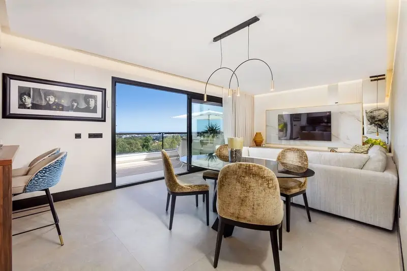 Atico en Venta Nueva Andalucia 3 Dormitorios Terraza Vistas al Mar