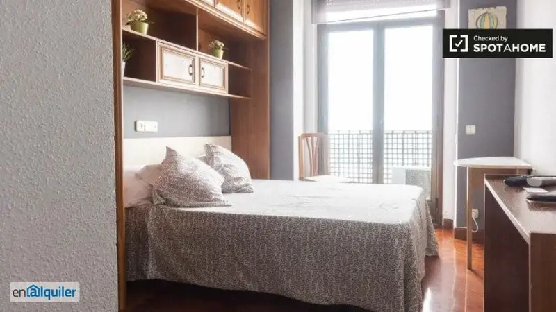 Apartamento Estudio en Centro Madrid con Balcón