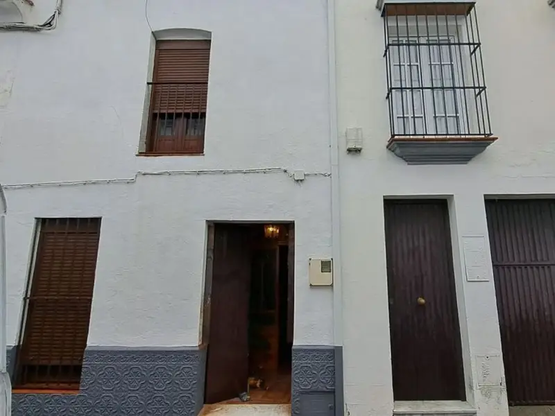 Casa en Jabugo 174m2 4 habitaciones terraza trastero patio