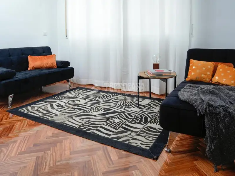 Casa adosada en venta Hortaleza 66m² Jardin 2 plantas