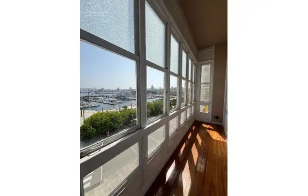 Alquiler Apartamento 6 Dormitorios 300m² Edificio Modernista A Coruña