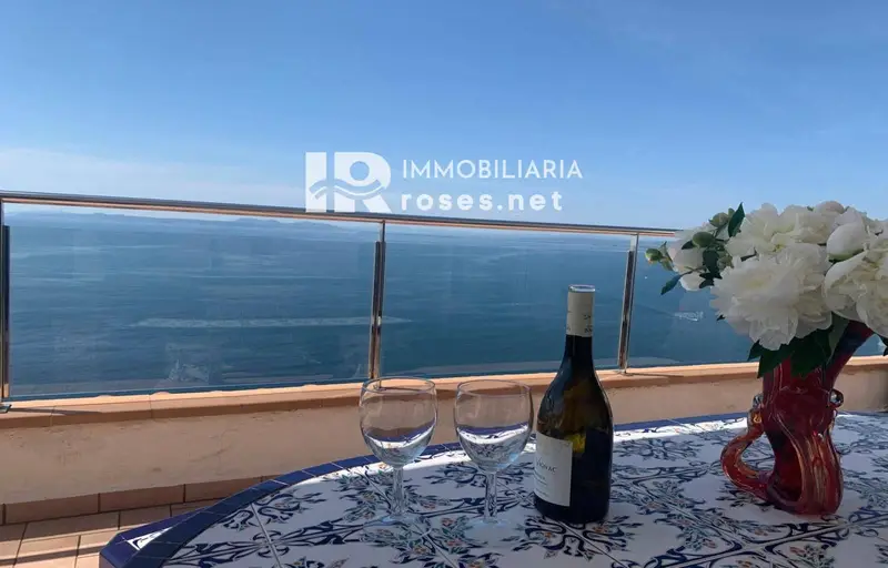 Apartamento con vistas al mar en Roses Girona